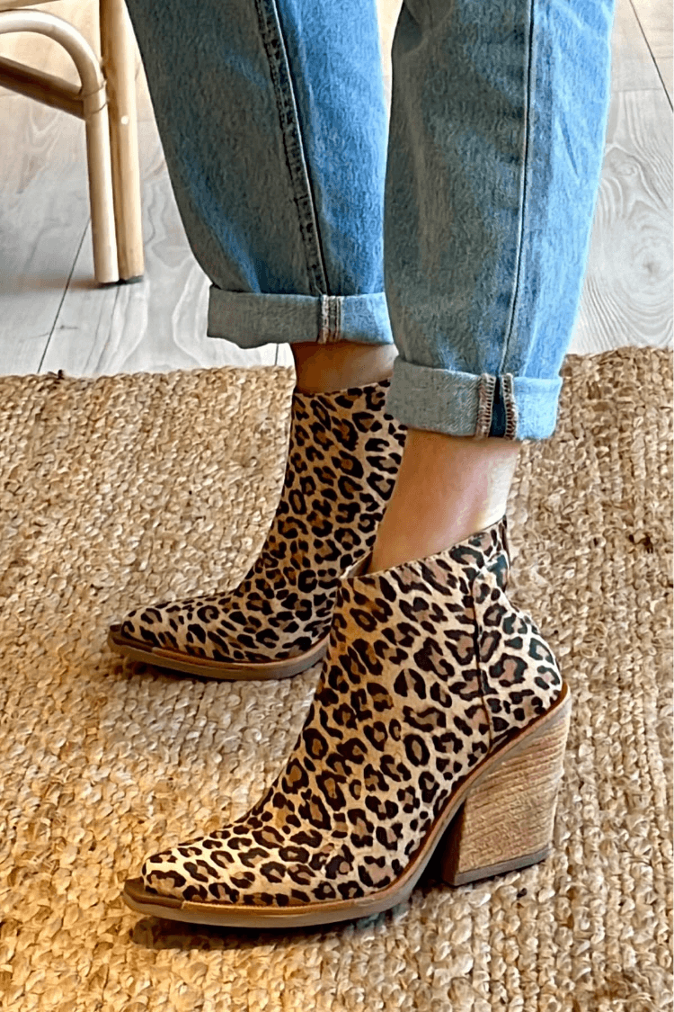Jaguar | Pointed V Cut Ankle Leopard Boots