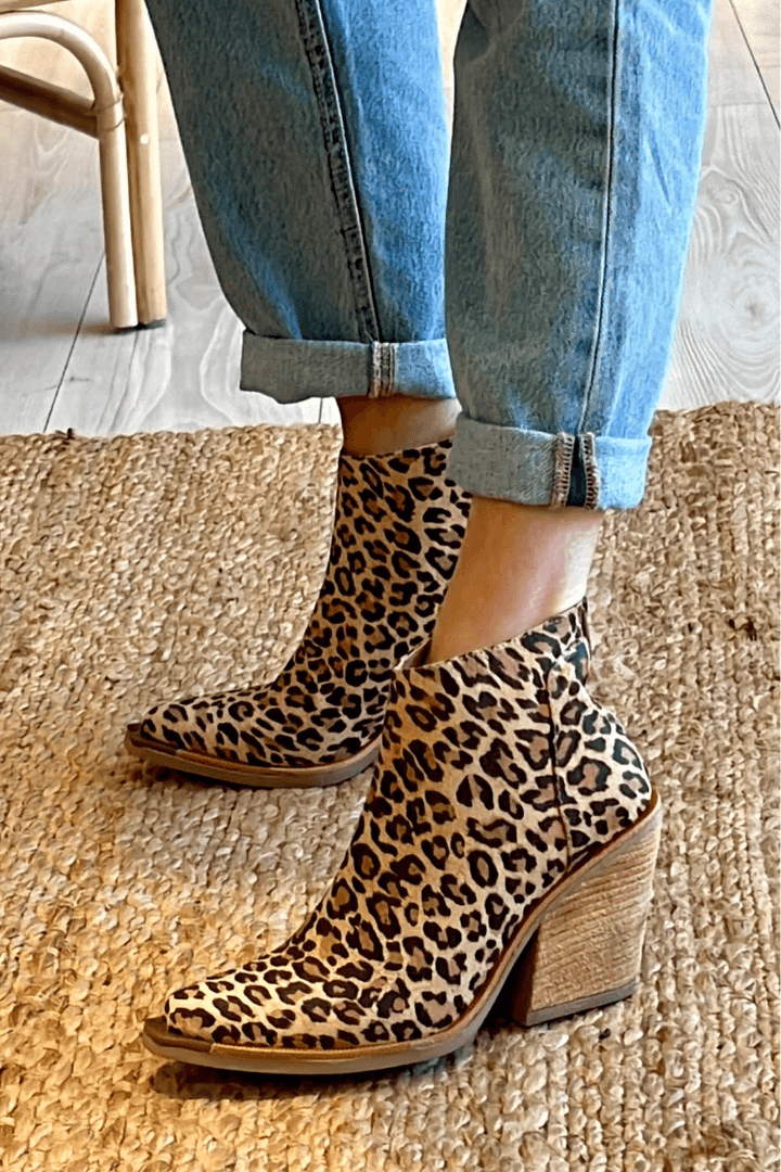 Jaguar | Pointed V Cut Ankle Leopard Boots