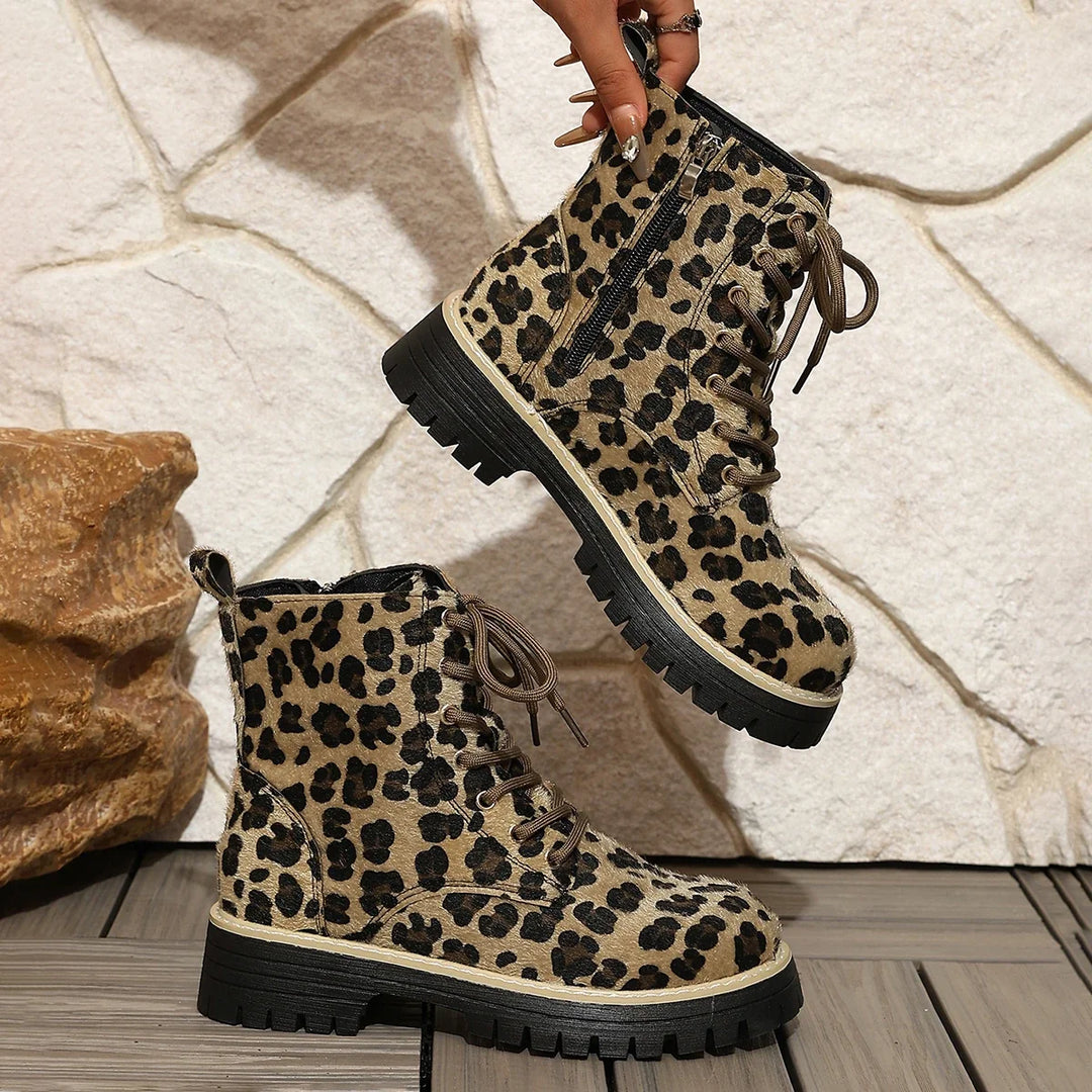Saskia | Women&