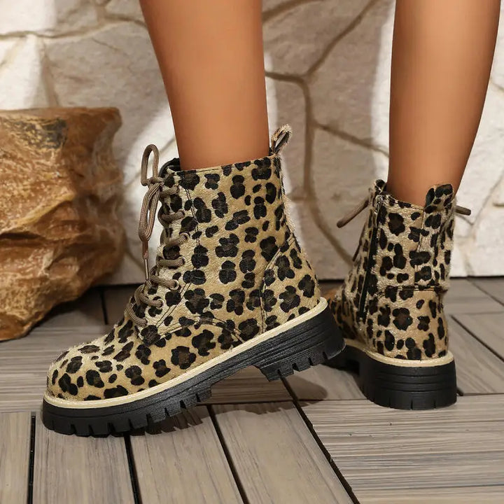 Saskia | Women&